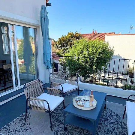 Very Bright With Terrace In * Perpignan